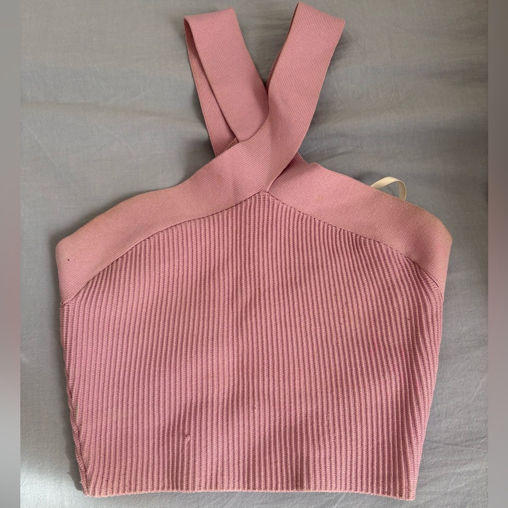 Aritzia Pink Ribbed Criss Crop Top💖💖